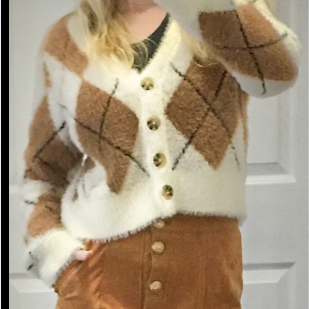 SO Medium Fuzzy Cropped Cardigan NWOT Argyle print?